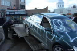 Ночью в Озёрах вандалами был изуродован автомобиль Ночью в Озёрах вандалами был изуродован автомобиль
