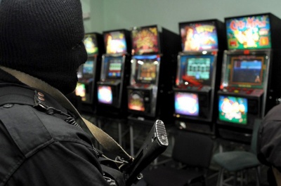 В Озёрах нашли и закрыли игорный клуб В Озёрах нашли и закрыли игорный клуб