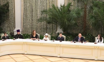 На встрече с Владимиром Путиным отец Арсений Писаревский пожаловался на здравоохранение На встрече с Владимиром Путиным отец Арсений Писаревский пожаловался на здравоохранение