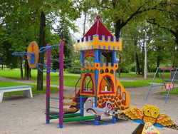 Новые детские площадки построят в Озёрах в сентябре