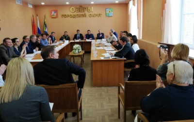 Как в компании кандидатов-спойлеров депутаты Озёр назначили Аллу Черкасовой главой Как в компании кандидатов-спойлеров депутаты Озёр назначили Аллу Черкасовой главой
