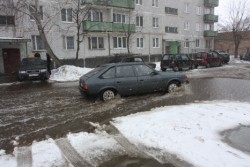 Талыми водами подтоплен многоквартирный дом Талыми водами подтоплен многоквартирный дом