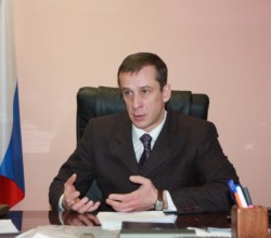 Сергей Радонцев: О дорогах, "Макдоналдсе" и партии "Единая Россия" Сергей Радонцев: О дорогах, "Макдоналдсе" и партии "Единая Россия"