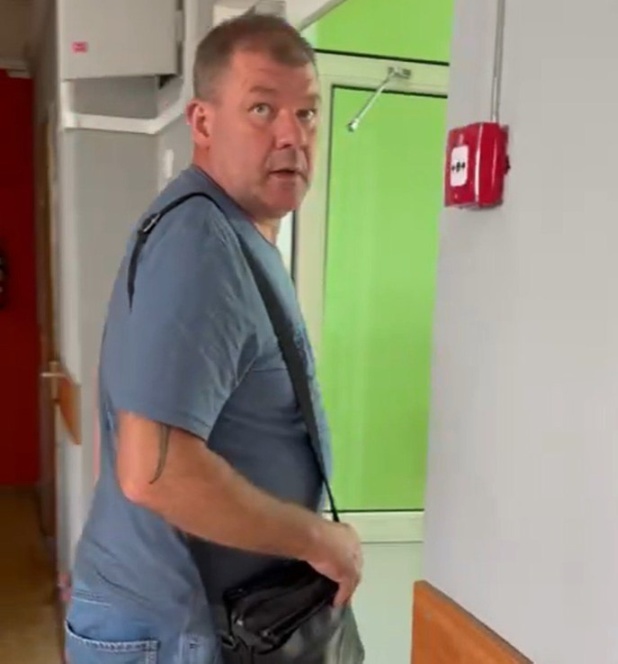 Гражданин, предположительно, проголосовал сразу на нескольких УИК Гражданин, предположительно, проголосовал сразу на нескольких УИК